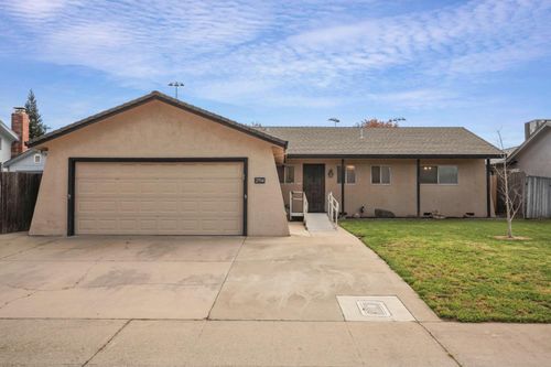 2114 Alpine Dr, Lodi, CA, 95240-6702 | Card Image