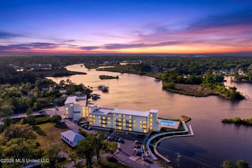 b205-1302 Magnolia St, Gulfport, MS, 39507-4106 | Card Image
