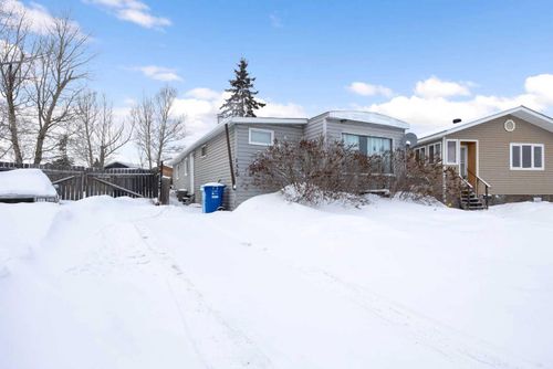 132 Greenfield Pl, Fort Mcmurray, AB, T9H2M1 | Card Image