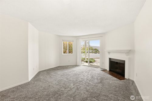 b27-19811 3rd Avenue Ne, Poulsbo, WA, 98370 | Card Image