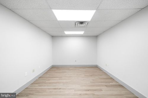 office-379 Cherrytree Ln, Pottstown, PA, 19464 | Card Image