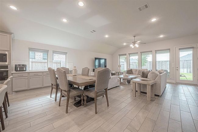 29042 Hauter Way, House other with 4 bedrooms, 4 bathrooms and 3 parking in Fulshear TX | Image 34
