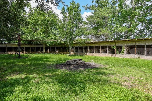 1083 County Road 147, House other with 3 bedrooms, 2 bathrooms and 2 parking in Alvin TX | Image 32
