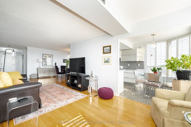 1520 - 32 Clarissa Dr, Condo with 2 bedrooms, 2 bathrooms and 2 parking in Richmond Hill ON | Image 11