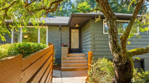 16107 Densmore Ave N, Shoreline, WA, 98133-5828 | Card Image