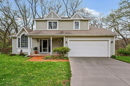 11294 Bridlewood Trl, Berrien Springs, MI, 49103-9649 | Card Image