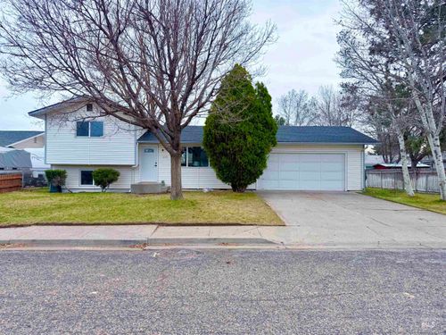 215 E 14th N, Mountain Home, ID, 83647-1627 | Card Image