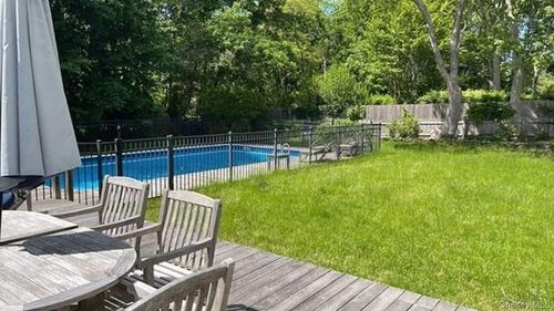 35 Maple St, Westhampton Beach, NY, 11978-2010 | Card Image