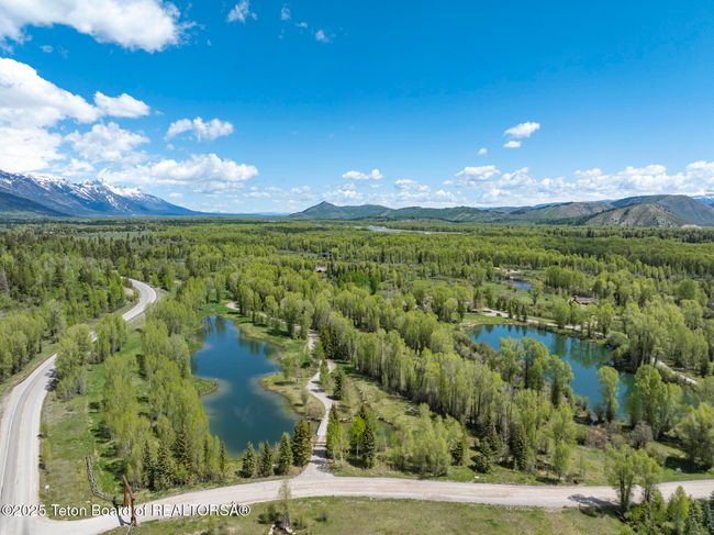 5725 Caddis Fly Dr, House other with 3 bedrooms, 4 bathrooms and null parking in Wilson WY | Image 26