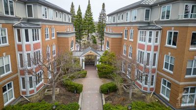 305 - 11 Durham Pvt, Condo with 2 bedrooms, 2 bathrooms and 1 parking in Ottawa ON | Image 1