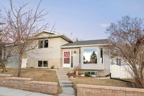 10 Carolina Dr, Cochrane, AB, T4C1C2 | Card Image