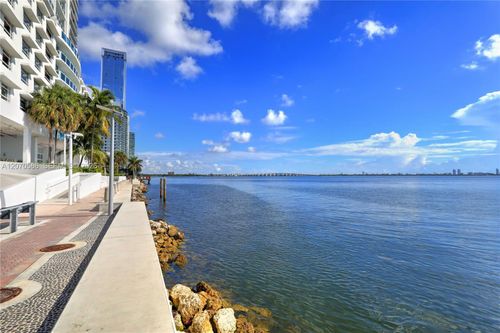 ph1d-725 Ne 22nd St, Miami, FL, 33137-5100 | Card Image
