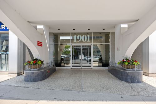 902-1901 Yonge St, Toronto, ON, M4S1Y6 | Card Image