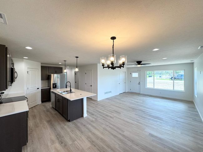 959 S Columbia Ave, House other with 3 bedrooms, 2 bathrooms and 2 parking in Seward NE | Image 5