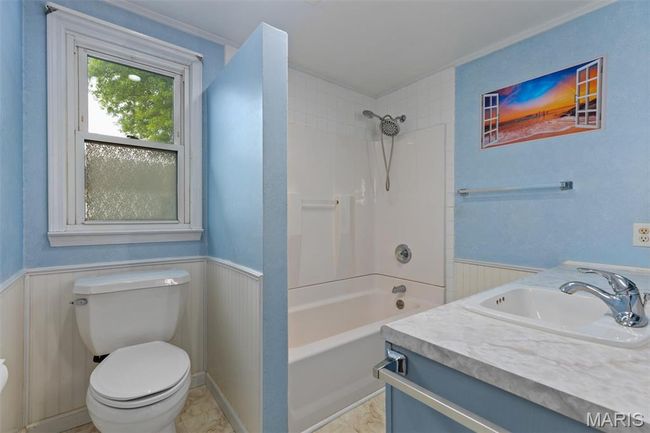 418 E Maple St, House other with 3 bedrooms, 2 bathrooms and 2 parking in Gillespie IL | Image 24