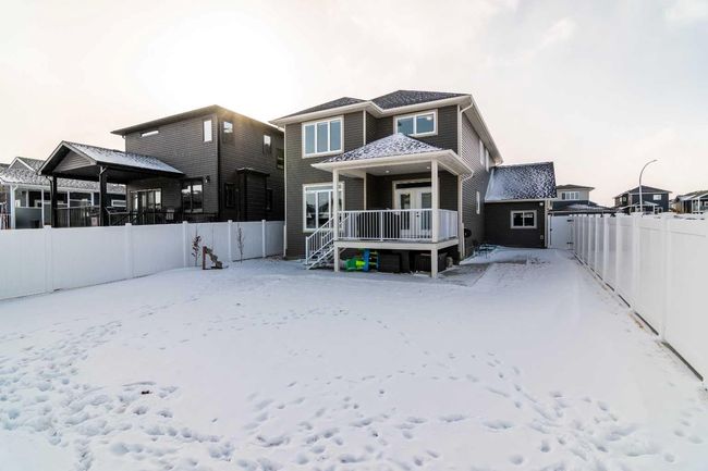 200 Hamptons Crescent Se, Home with 3 bedrooms, 2 bathrooms and 6 parking in Medicine Hat AB | Image 28