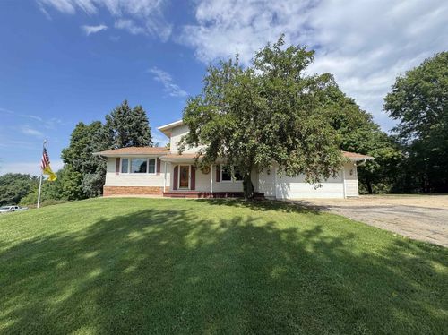 W5642 Rolling Acres Ln, Monroe, WI, 53566-8806 | Card Image