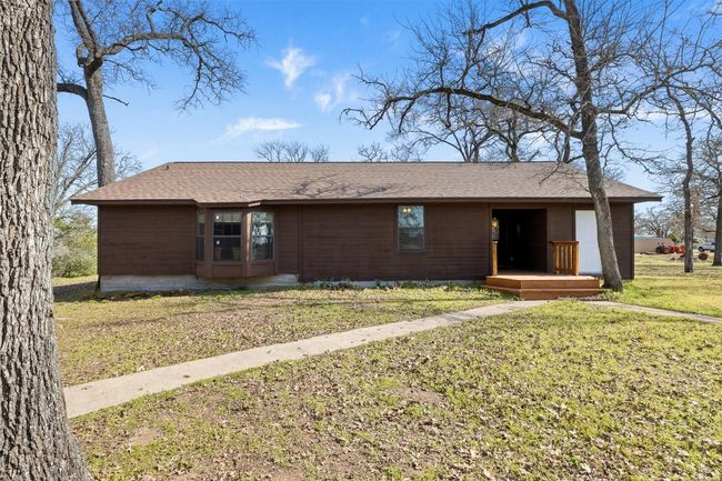 1949 County Road 347 Loop, Home with 3 bedrooms, 2 bathrooms and 3 parking in Gause TX | Image 5