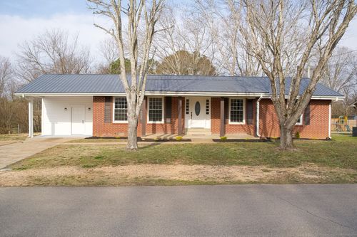 555 Maywood Ave, Lexington, TN, 38351-1692 | Card Image