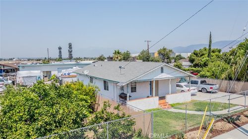 7982 Lankershim Ave, Highland, CA, 92346-4028 | Card Image