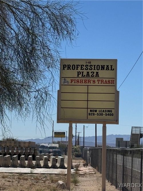 12248 S Yucca Frontage Rd, Yucca, AZ, 86438-1007 | Card Image