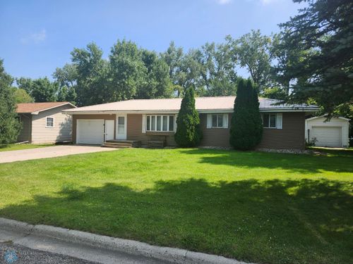 158 Maplewood Dr, Gwinner, ND, 58040-4200 | Card Image