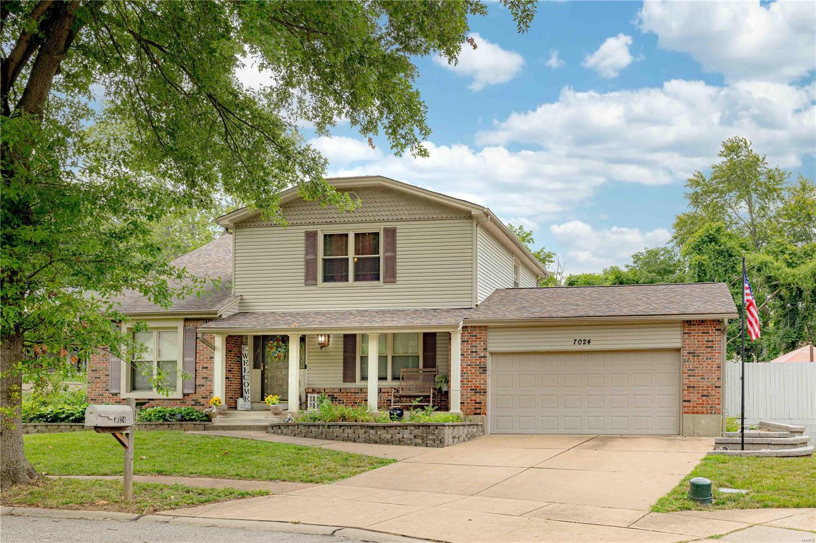 Briar Bluff Dr, Saint Louis, MO 63129