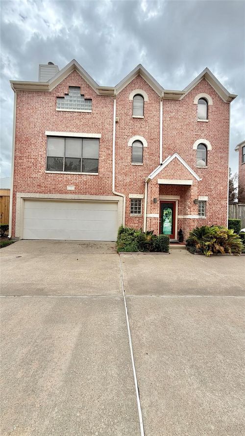 3-6418 Ferris Dr, Houston, TX, 77081-4690 | Card Image