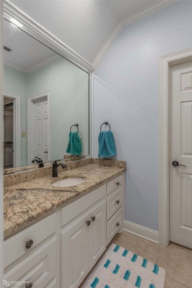 Jack and Jill bath to the left. | Image 23