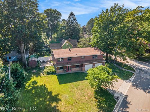 748 Green St, South Haven, MI, 49090-1829 | Card Image