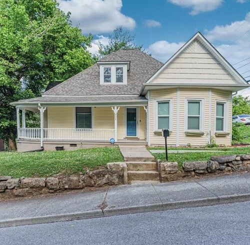 208 Mims Ave, Newport, TN, 37821-3146 | Card Image