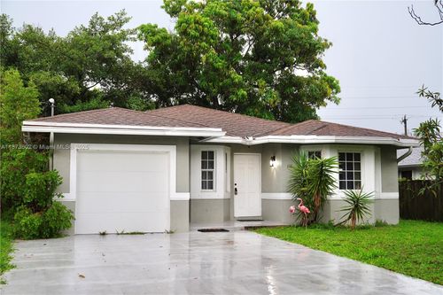 116 Nw 6th Ave, Dania Beach, FL, 33004-2755 | Card Image