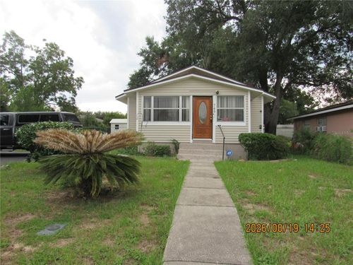 749 E Montrose St, Clermont, FL, 34711-2643 | Card Image
