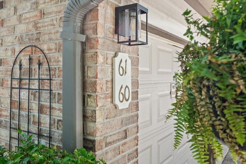 500 W Bender Rd, GLENDALE, WI, 53217-4100 | Card Image