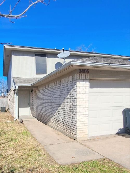 2806 Ridgecrest Dr, Fort Worth, TX, 76133-5722 | Card Image