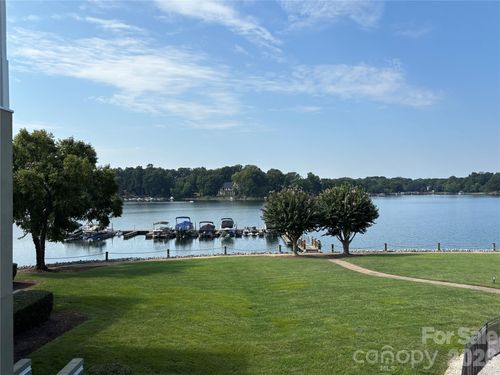 1332 Torrence Cir, Davidson, NC, 28036-9401 | Card Image