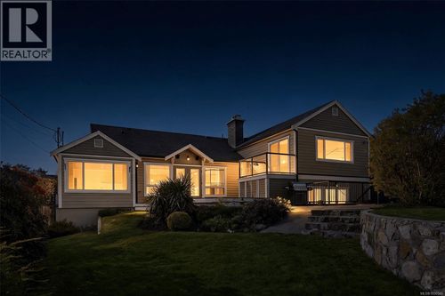 3023 Westdowne Rd, Victoria, BC, V8R5G3 | Card Image