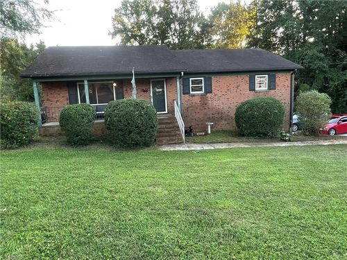607 W Academy St, Randleman, NC, 27317-9706 | Card Image