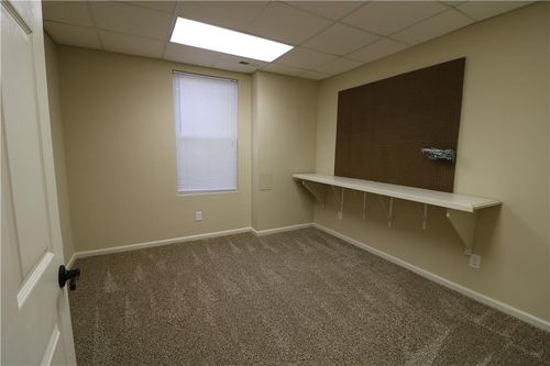 4703 Wilshire Dr N, Saint Joseph, MO, 64506-4585 | Card Image