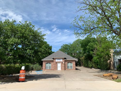 105 Denton Dr, Roanoke, TX, 76262-6114 | Card Image