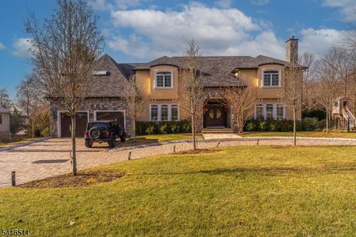 281 Beaufort Ave, Livingston, NJ, 07039-1008 | Card Image
