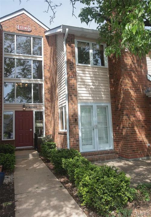 unit-f2-1340 Holgate Dr, Ballwin, MO, 63021-7636 | Card Image