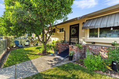 1025 Grand Street, Home with 4 bedrooms, 2 bathrooms and 2 parking in Redwood City CA | Image 3