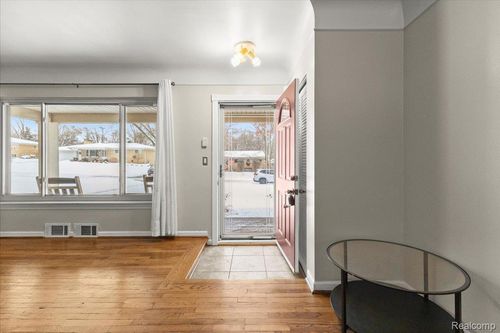 52443 Pappy Ln, Shelby Township, MI, 48316-3070 | Card Image