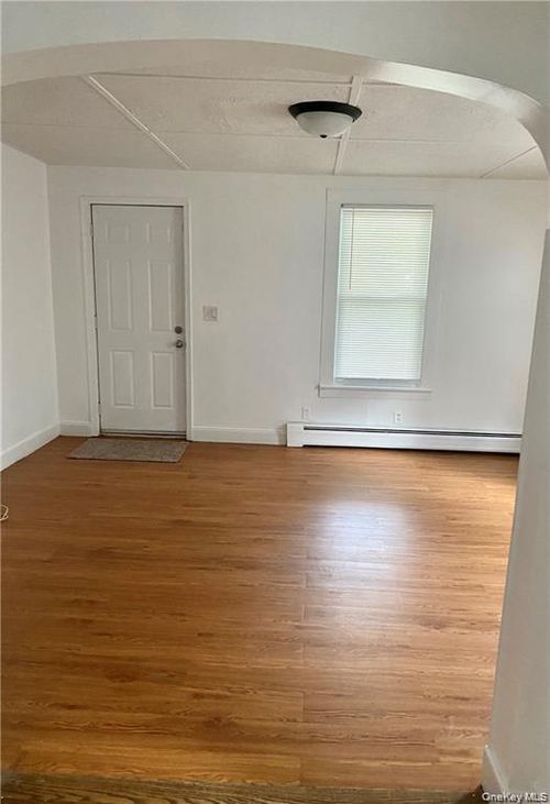 8 Park Ave, Hillburn, NY, 10931-1050 | Card Image