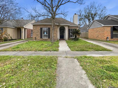 301 Meadow Bend Dr, Baton Rouge, LA, 70820-7672 | Card Image
