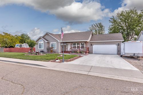 910 Jonathan St, Fruitland, ID, 83619-2157 | Card Image