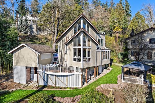 8526 E Mercer Way, Mercer Island, WA, 98040-5625 | Card Image