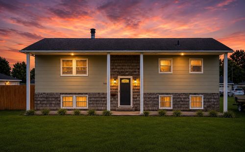 708 E 11th Street, Vinton, IA, 52349 | Card Image