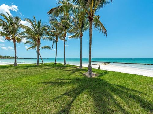 4550 Gordon Dr, NAPLES, FL, 34102-7914 | Card Image